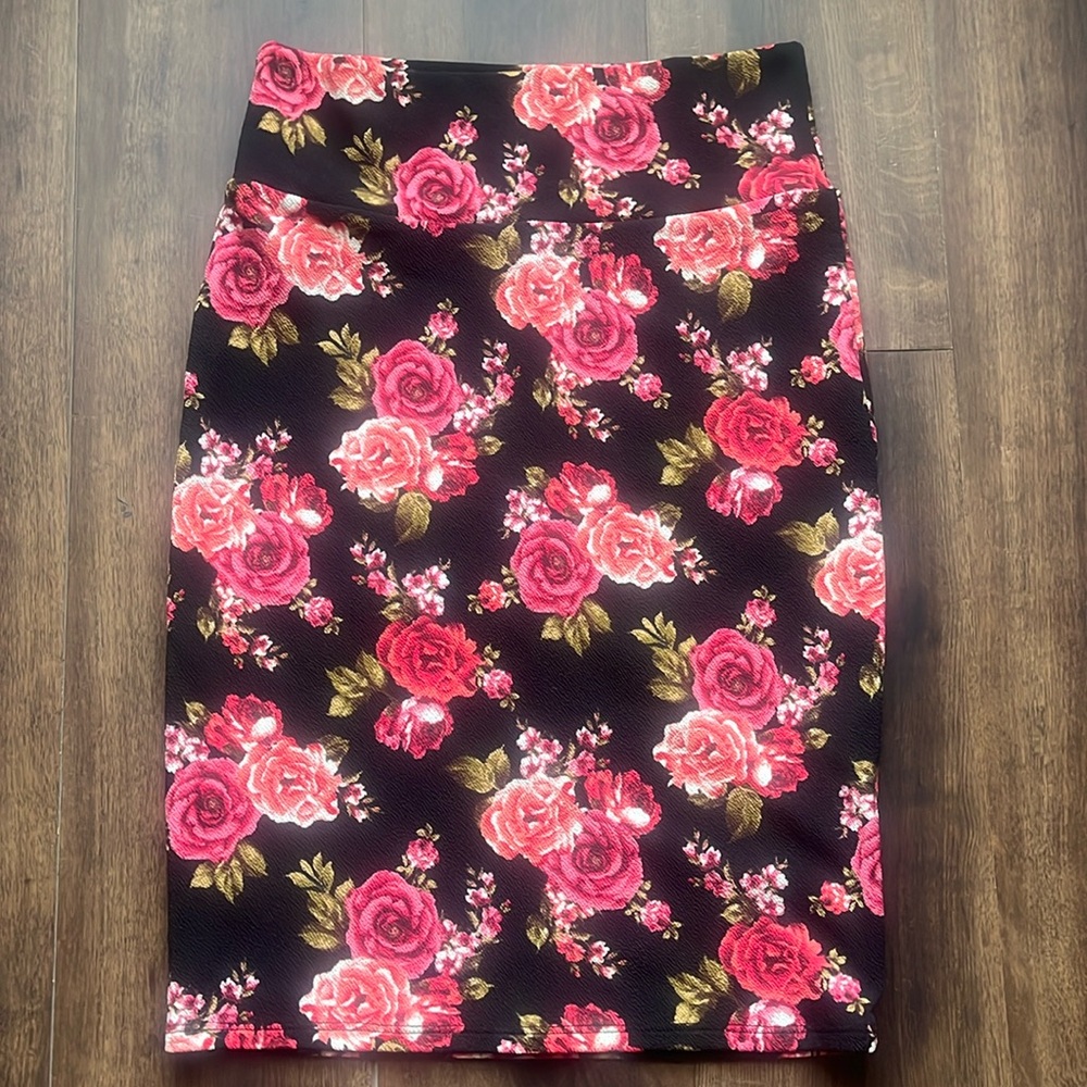 LuLaRoe black floral Cassie skirt